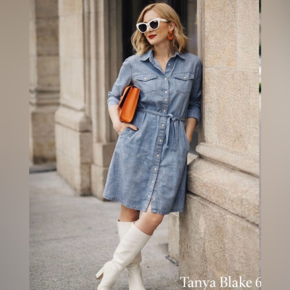 Gap Chambray Shirt Dress – XS (Fits ~XS/S)
AI Assisted